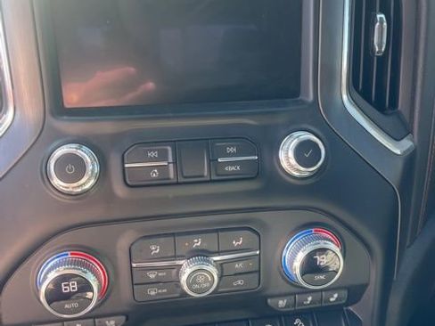 Used 2022 GMC Sierra 1500 AT4 w/ AT4 Premium Package image 17