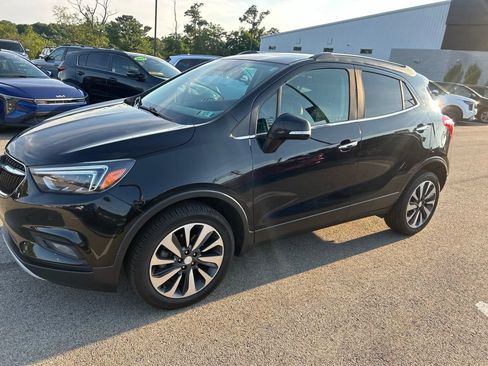 Used 2019 Buick Encore Essence w/ Safety Package II AWD/4WD image 3