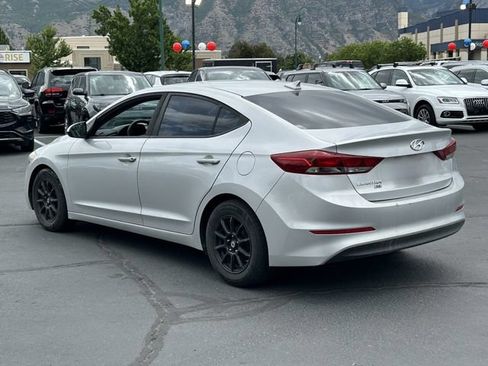 Used 2017 Hyundai Elantra SE FWD image 5