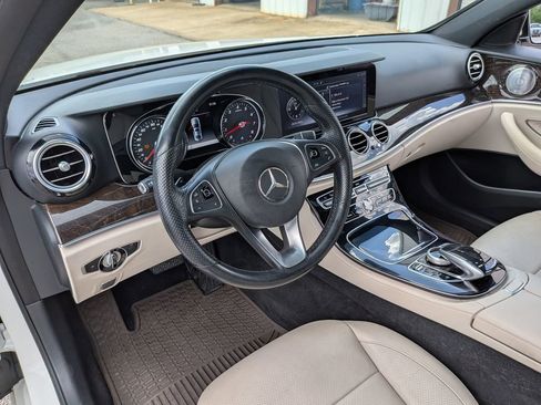 Used 2017 Mercedes-Benz E 300 image 32