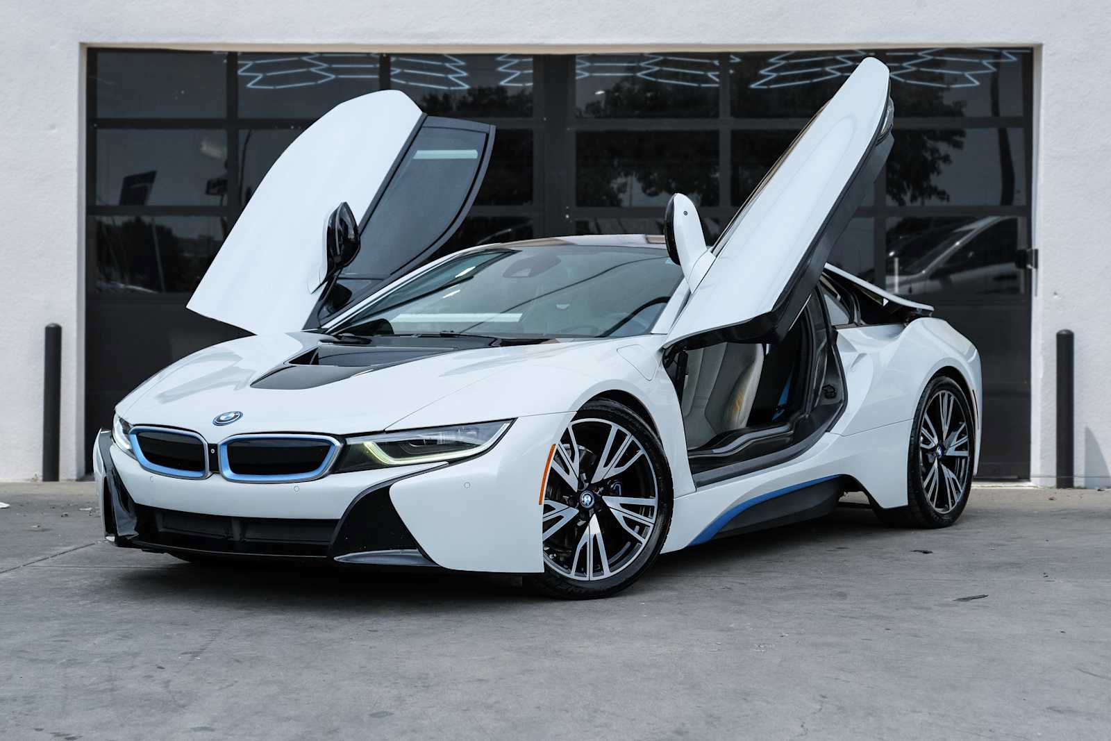 Used 2015 BMW i8 AWD/4WD image 1