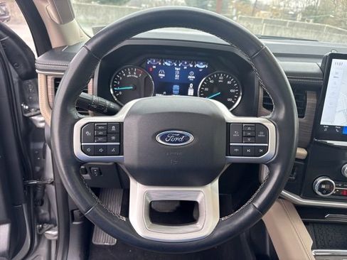 Used 2024 Ford Expedition Limited image 8