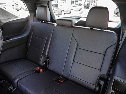 New 2026 Chevrolet Traverse RS w/ LPO, Floor Liner Package image 18