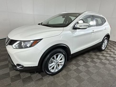 Used 2018 Nissan Rogue Sport SV w/ SV All-Weather Package FWD image 6