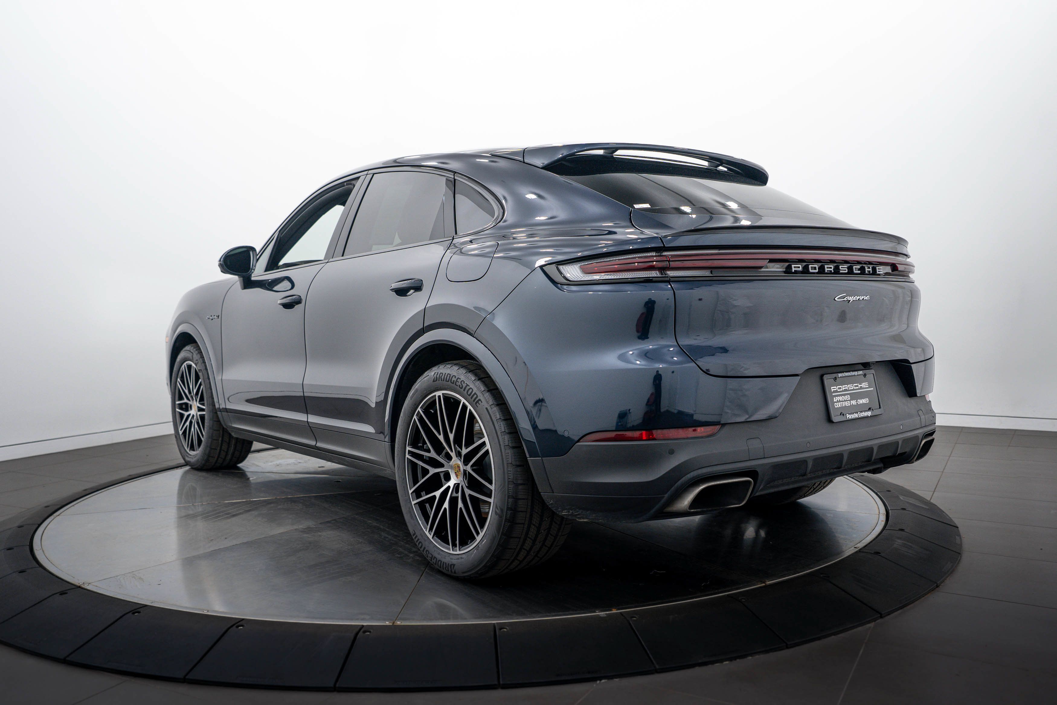 Certified 2024 Porsche Cayenne Coupe AWD/4WD image 3