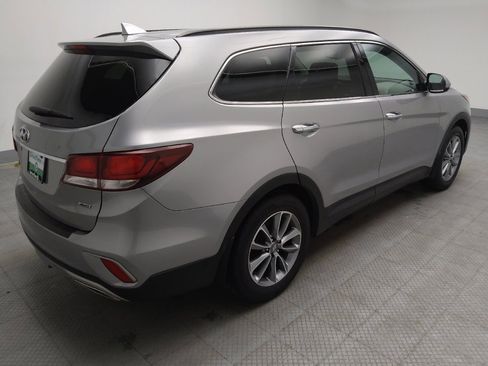 Used 2018 Hyundai Santa Fe SE w/ Cargo Package image 10