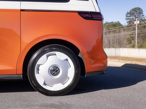 Used 2025 Volkswagen ID. Buzz 1st Edition image 12