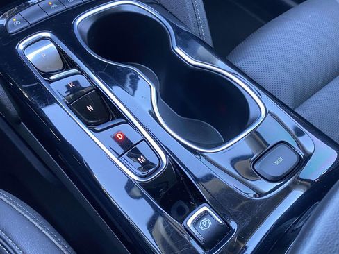 Used 2023 Buick Envision Essence image 29