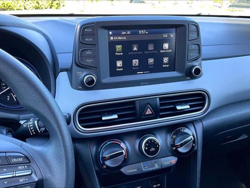 Used 2021 Hyundai Kona SE w/ Cargo Package image 6