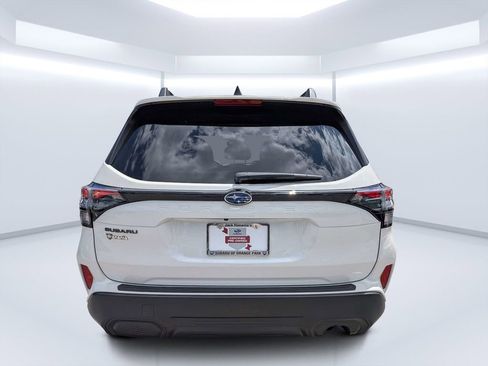 Used 2026 Subaru Forester Premium AWD/4WD image 4