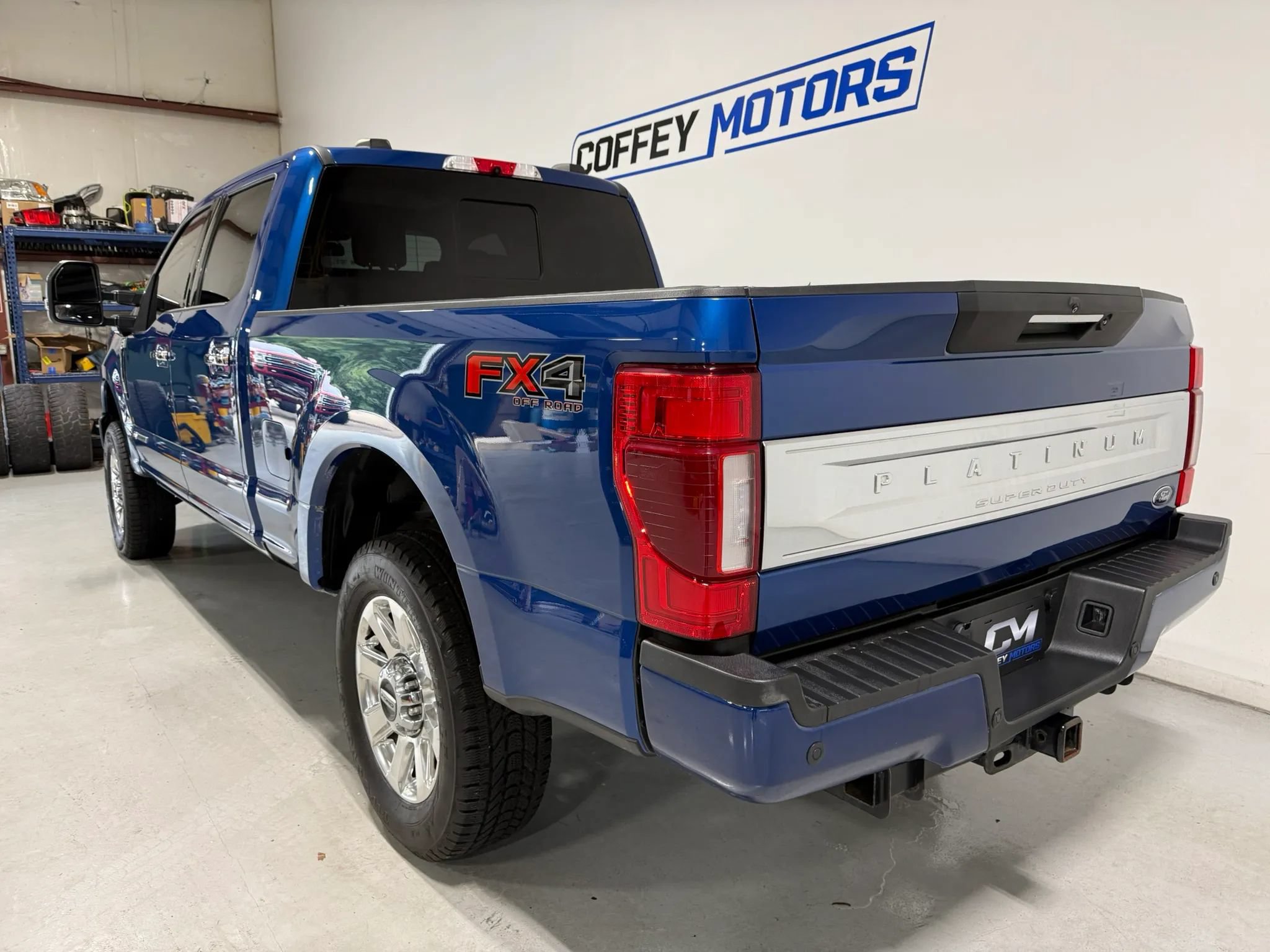 Used 2022 Ford F250 Platinum w/ FX4 Off-Road Package AWD/4WD image 4
