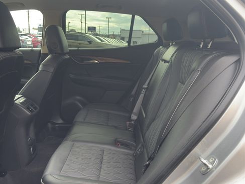 Used 2023 Buick Envision Avenir image 34