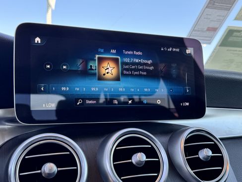 Used 2021 Mercedes-Benz GLC 300 4MATIC image 29