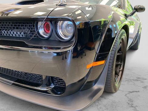 Used 2023 Dodge Challenger SRT Hellcat RWD image 9