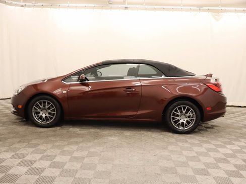 Used 2019 Buick Cascada Premium FWD image 2