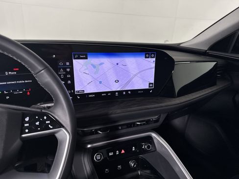 Used 2025 Audi Q5 Premium Plus w/ Premium Plus image 4