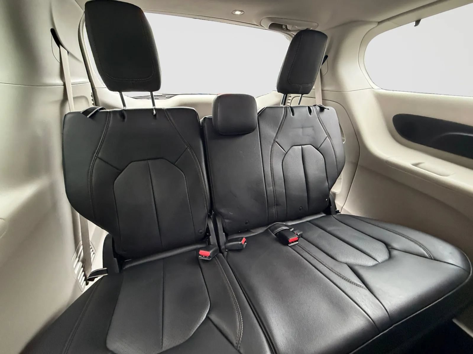 Used 2019 Chrysler Pacifica Touring-L Plus w/ Advanced Safetytec Group FWD image 20