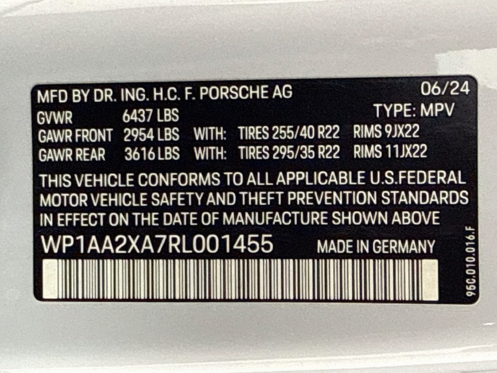 Certified 2024 Porsche Macan 4 Electric AWD/4WD image 33