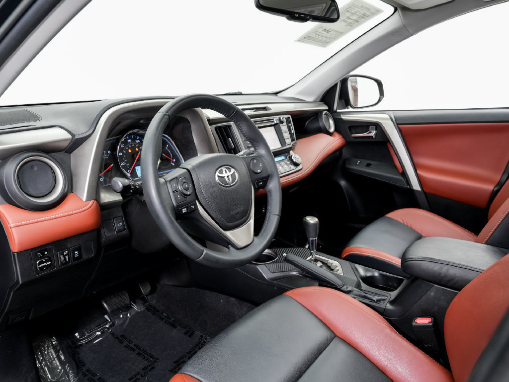 Used 2015 Toyota RAV4 Limited FWD image 4