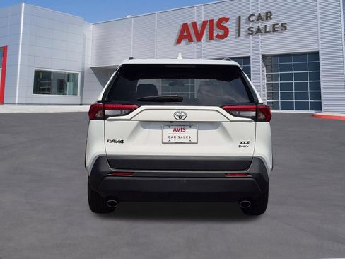 Used 2025 Toyota RAV4 XLE AWD/4WD image 7
