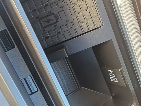 Used 2025 Ford F350 Platinum image 35