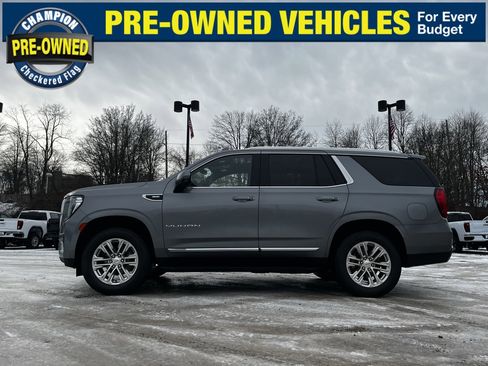 Used 2022 GMC Yukon SLT w/ SLT Premium Package image 12