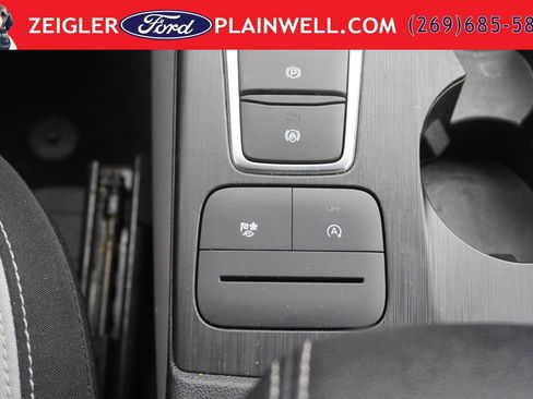 Used 2024 Ford Escape Active AWD/4WD image 21
