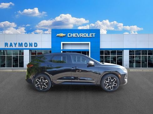 Used 2023 Chevrolet Blazer RS w/ Driver Confidence II Package FWD image 2