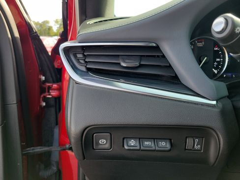 Used 2024 Buick Enclave Premium image 20