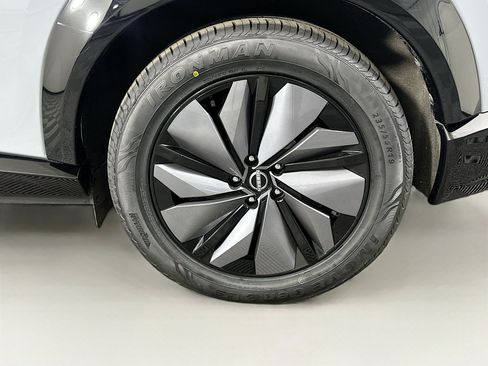 Used 2023 Nissan Ariya FWD image 11