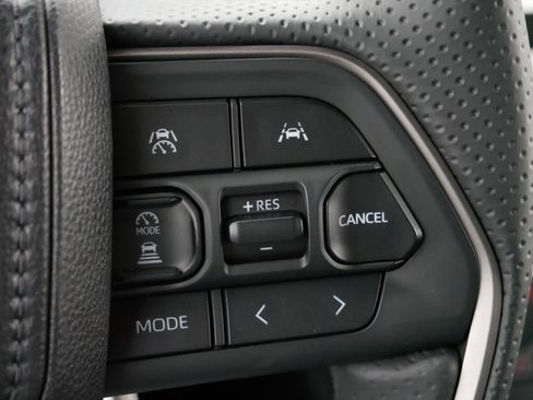 Certified 2025 Toyota 4Runner TRD Off-Road Premium image 25