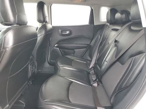 Used 2021 Jeep Compass Latitude image 28