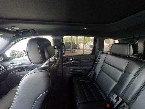 Used 2019 Jeep Grand Cherokee Overland AWD/4WD image 33