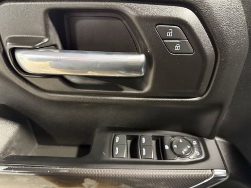 Used 2021 Chevrolet Silverado 1500 Custom Trail Boss w/ Midnight Edition image 8