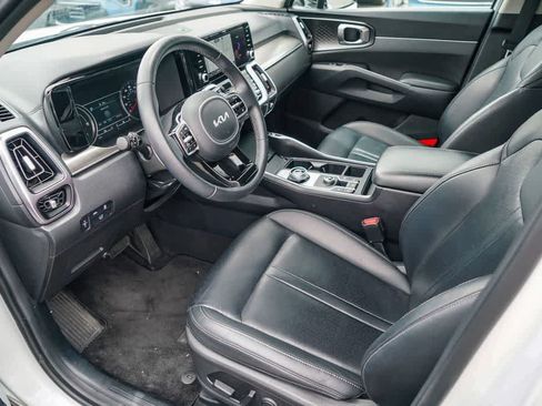 Certified 2023 Kia Sorento EX w/ Panoramic Sunroof Package FWD image 16