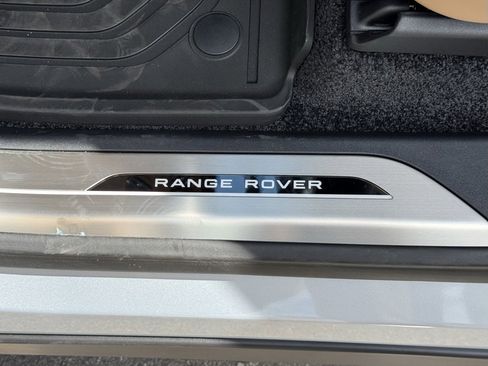 New 2025 Land Rover Range Rover SE image 13