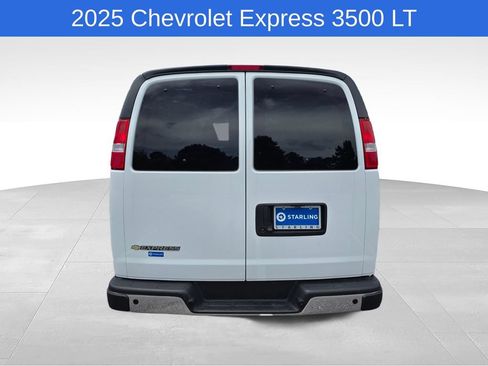 Used 2025 Chevrolet Express 3500 LT w/ LT Preferred Equipment Group RWD image 8