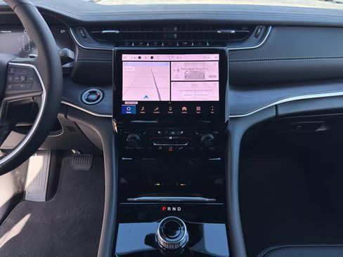 New 2025 Jeep Grand Cherokee L Limited w/ Luxury Tech Group II image 13