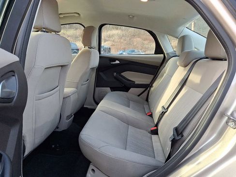 Used 2017 Ford Focus SE image 10