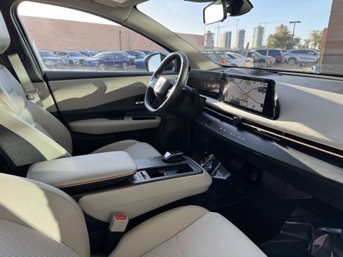 Used 2024 Nissan Ariya AWD image 43