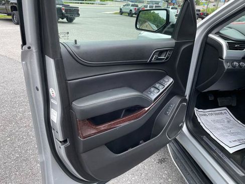 Used 2018 GMC Yukon XL SLT w/ Open Road Package AWD/4WD image 13