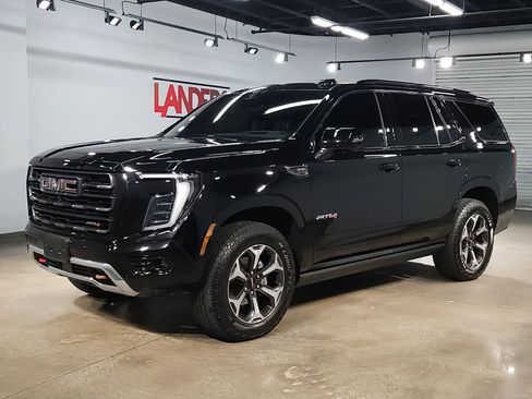 Used 2025 GMC Yukon AT4 Ultimate image 3