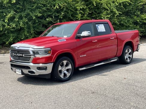 Used 2019 RAM 1500 Laramie AWD/4WD image 10