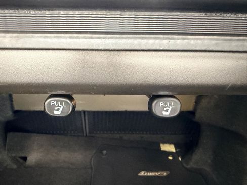 Used 2015 Toyota Camry SE FWD image 38