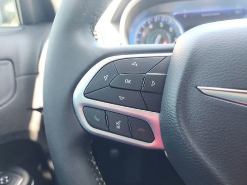 Used 2023 Chrysler 300 Touring w/ Sport Appearance Package RWD image 40