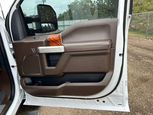 Used 2022 Ford F250 King Ranch w/ Chrome Package AWD/4WD image 47