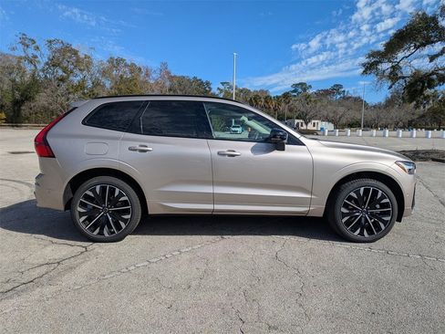 New 2026 Volvo XC60 B5 Ultra w/ Protection Package Premier image 7