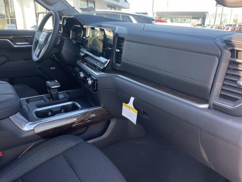 New 2026 GMC Sierra 1500 Elevation image 29