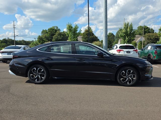 Used 2025 Hyundai Sonata SEL FWD image 6