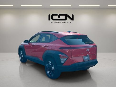 Used 2025 Hyundai Kona SEL AWD/4WD image 3